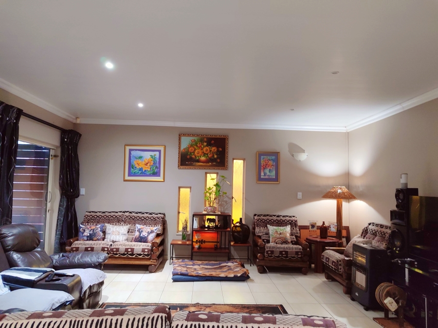 3 Bedroom Property for Sale in Flamwood North West